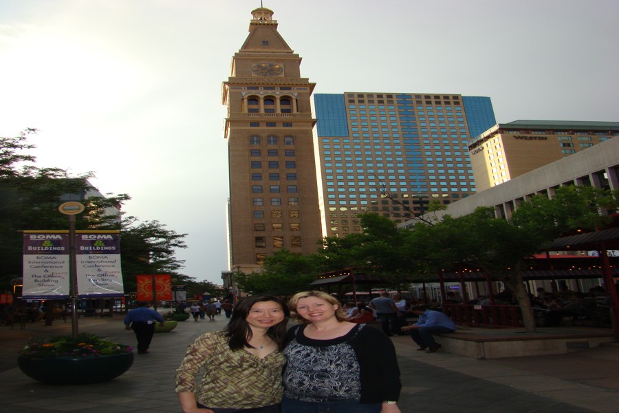 ../image/ellen and julie in denver.jpg